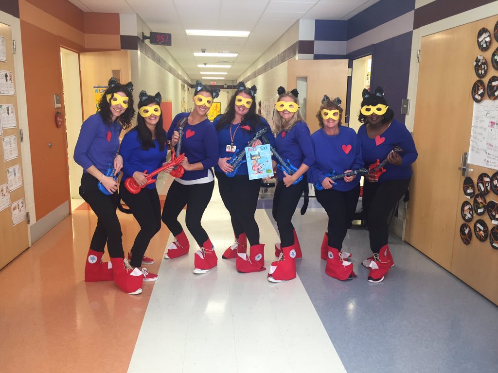 MrozHTprincipal's tweet photo. Hilltop Kindergarten staff and MA join together for Pete the Cat theme. https://t.co/Sm2vKZRgHi