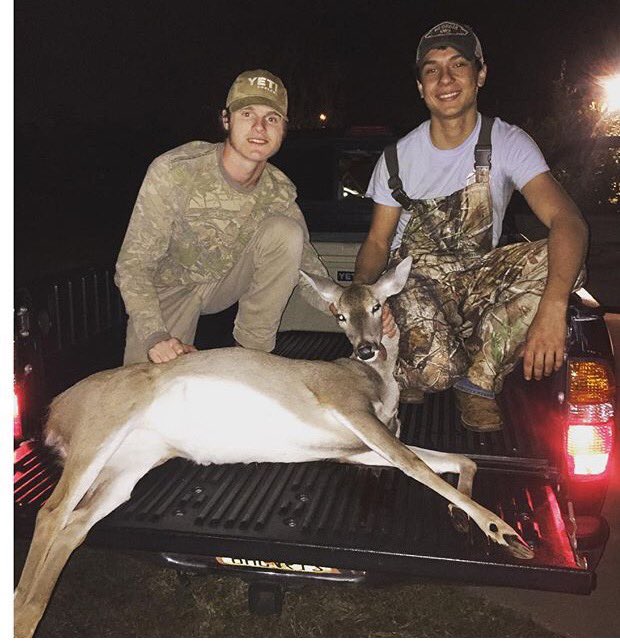 LukeLukeortiz's tweet photo. Had a good time huntin with my buddy @HarwoodMason tonight https://t.co/7AF1MBiM13