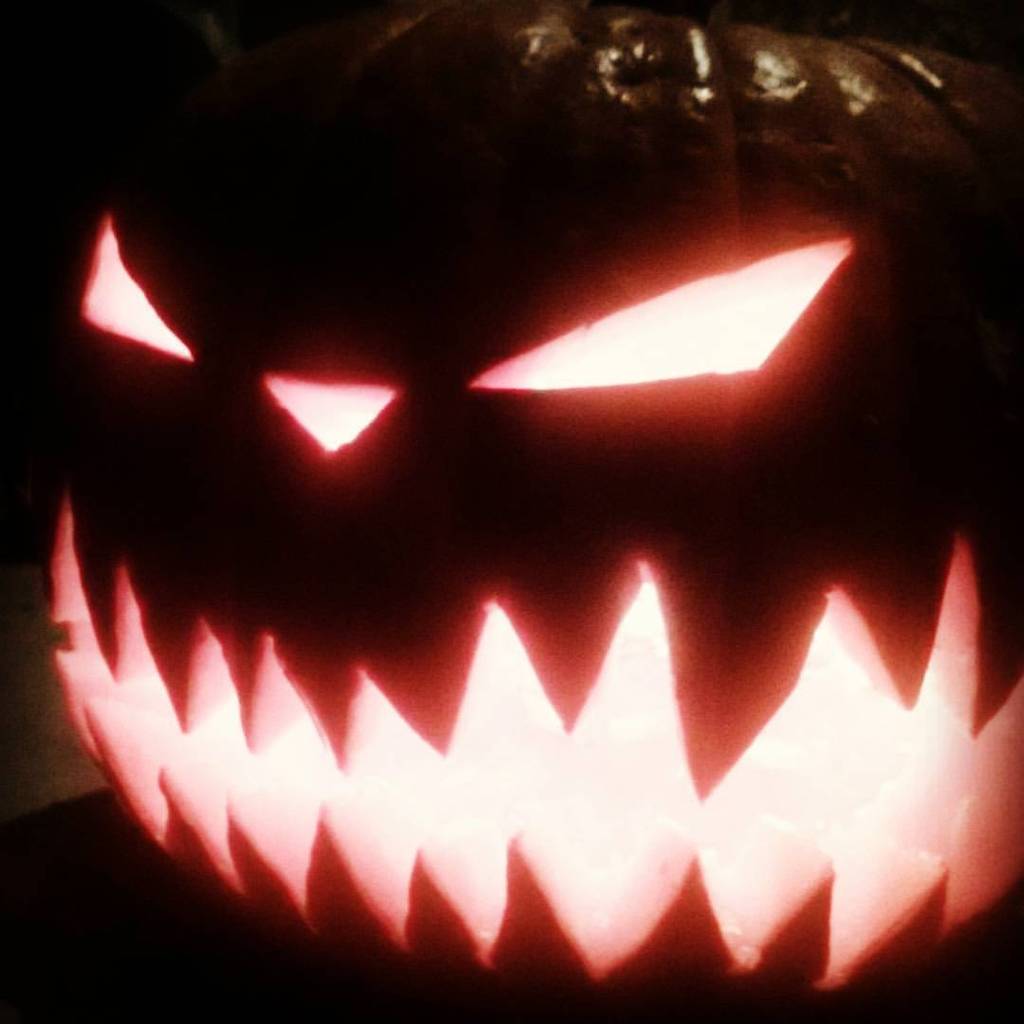 MacabreFantasy's tweet photo. Happy #Halloween!! https://t.co/gxWEIJ3ZlR