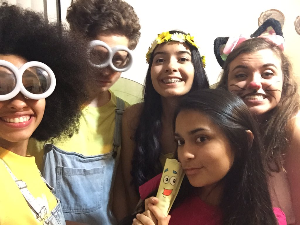 MaddiRennDarn's tweet photo. halloween 🐱🎃👻💛🌻 https://t.co/BgjWF1hNVR