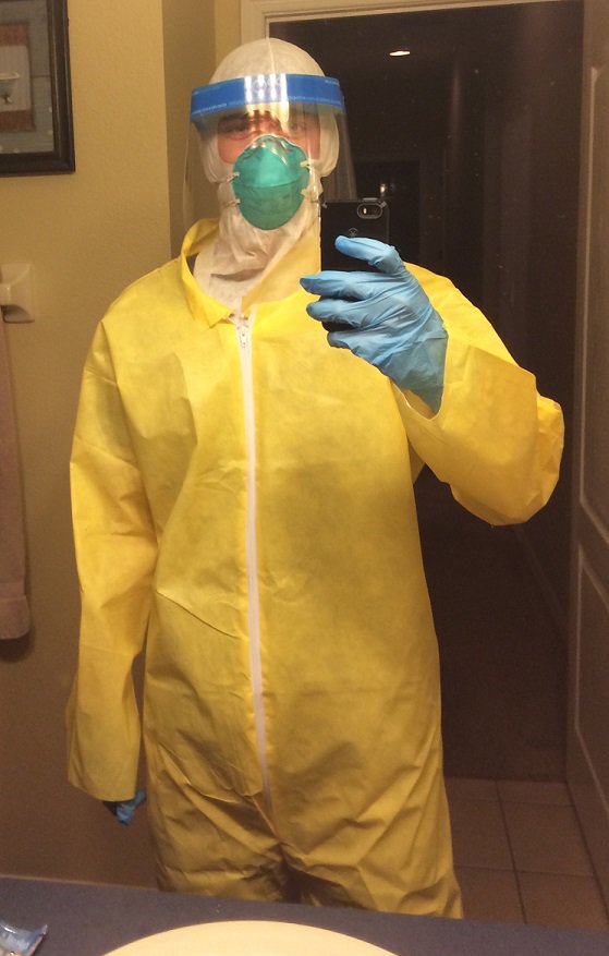Loony_Toony's tweet photo. @LissySandwich My costume! Wearing multiple layers of cloth/plastic was a bad decision... https://t.co/OzszKwGN93