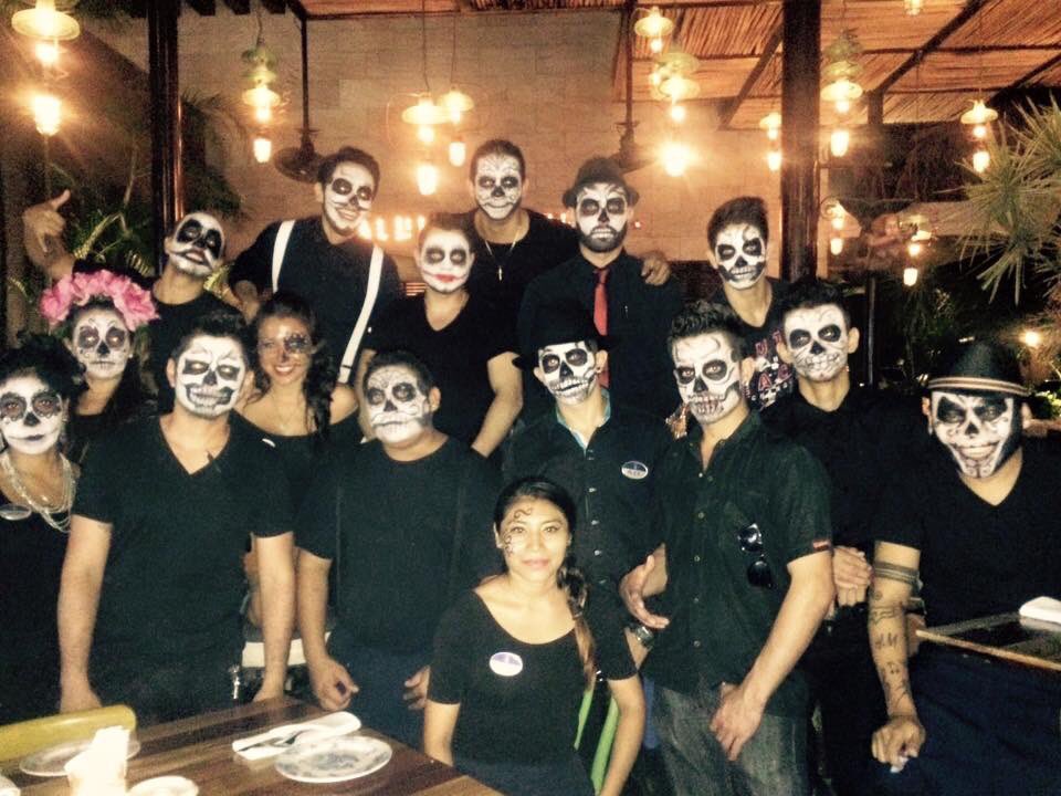 AlmirantePech's tweet photo. Almirante Pech team ready! 👻 https://t.co/qWLcGRI6ye