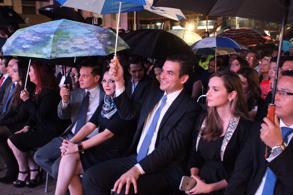MauroGuerraNL's tweet photo. La lluvia son bendiciones, como las que llegan al @GobSanNicolas con el Gobierno de @VictorFuentesSN #VamosSN https://t.co/4J029v5Tnp