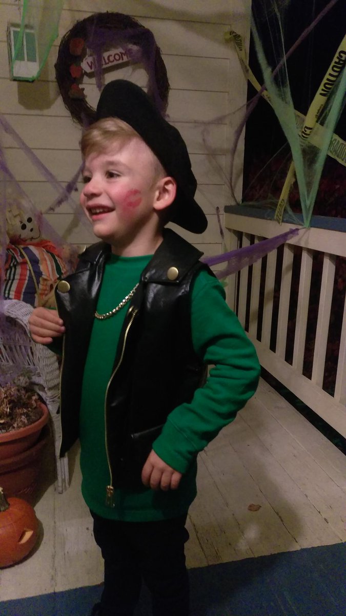 c cassidy on twitter mini macklemore macklemore costume complete with red halloween httpstcoyyqg5n5vot