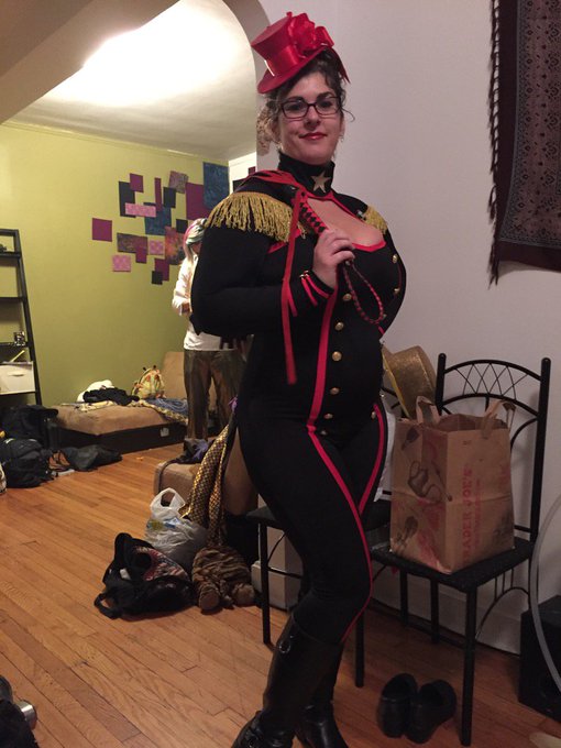 All ready for a ghoulish night! https://t.co/ZQB0Xjrw1F