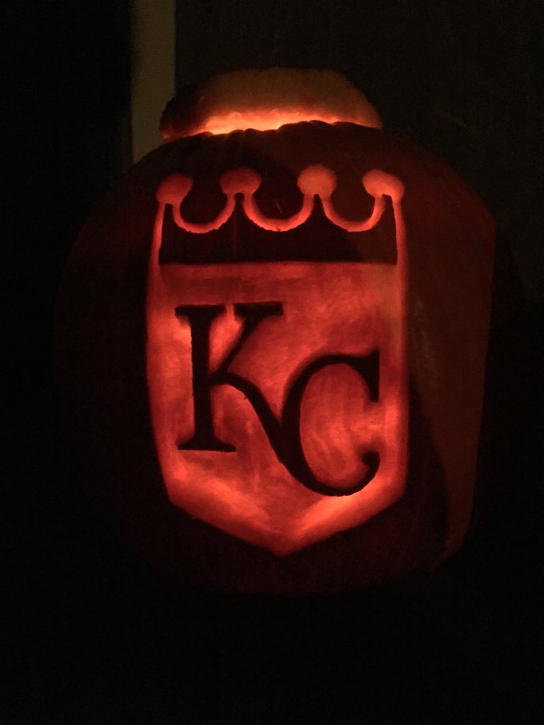 samueljaythomas's tweet photo. Right as I finish my pumpkin! Let's goooooo!!!!! #royalin https://t.co/QA7ixAKCW1