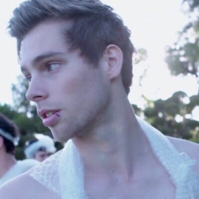 whoiskait's tweet image. so um