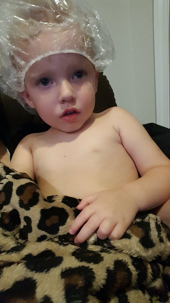 tylurlotkowski's tweet photo. Poor baby has fever &amp; lice. #HappyHalloween #NotSoFunNight https://t.co/EuvwUNHE62