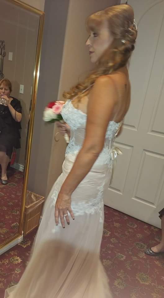 Wedding ready <a href="/t2008_ap/">Shantell4Tgt</a> <a href="/Heatherjac2008/">Heather Casey</a>