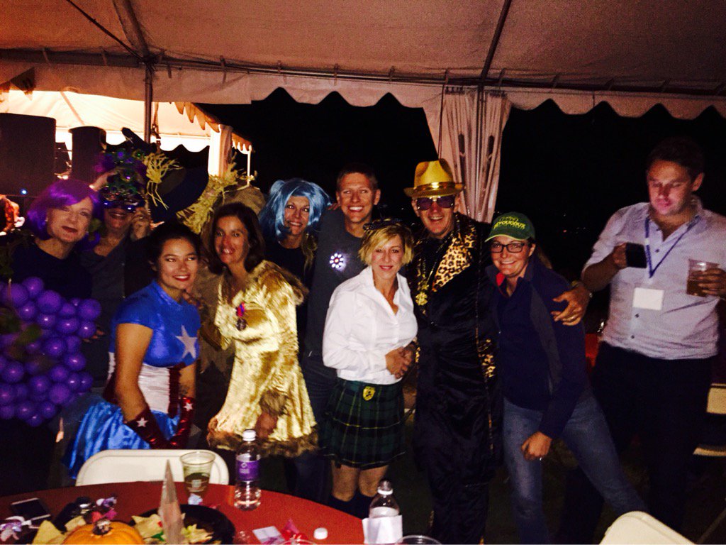 juliennethomps's tweet photo. @USEventing #galwaydowns Halloween competitor party! 🎃 https://t.co/iI4KhrgEl6