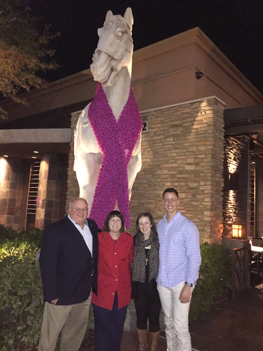 pattijacksonva's tweet photo. #PFChangsPink for @AmericanCancer https://t.co/Jkji0WAKrF