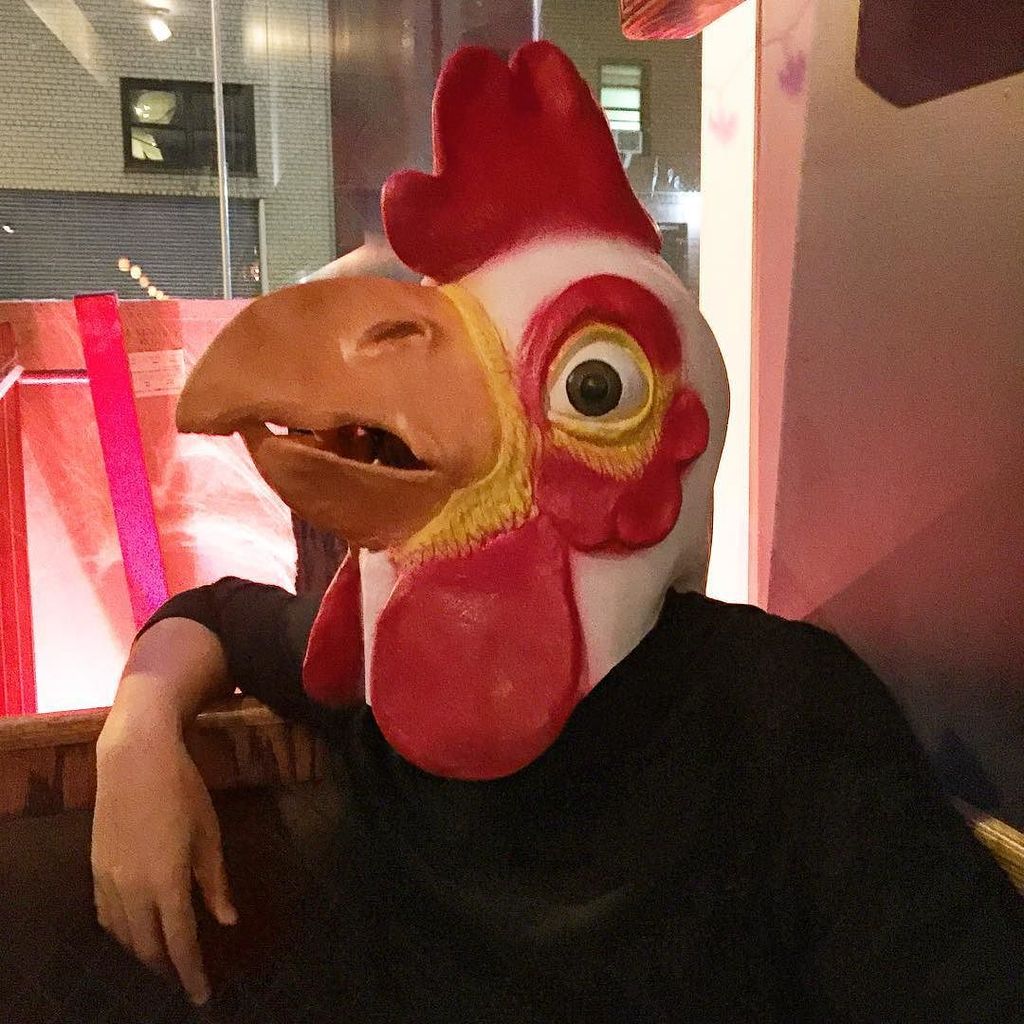 OgleObsessOwn's tweet photo. Happy Halloween everyone! 😳😳🐔😂😂 #happyhalloween #cluckcluck #scaryeyes #thingsgotweird #🎃 https://t.co/r809gPxICM https://t.co/KgVQTMm5hx