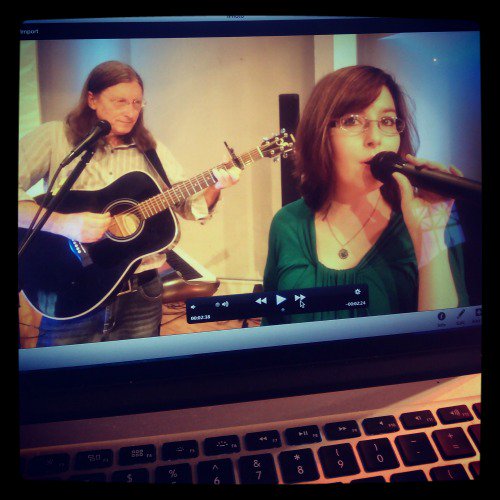 Listening_Wall's tweet photo. Smooth sounds of #jazz #guitar and #vocals: https://t.co/UUL3B34HM6 @JimStallings3 @Kathryn0Webster https://t.co/8TdGx3Sg46