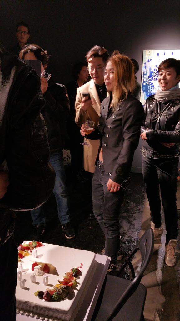 BonnieLou8's tweet photo. #BoRyungWhang Art opening & post punk #SmackSoft last nite #Munrae! @SmackSoft @Defnelson https://t.co/LaY0ZirPBI