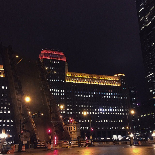 ChiPhotos's tweet photo. by maven_wm: #theloopchicago #chicagoriver #westloop #chitecture https://t.co/TYOeQs1QK6
