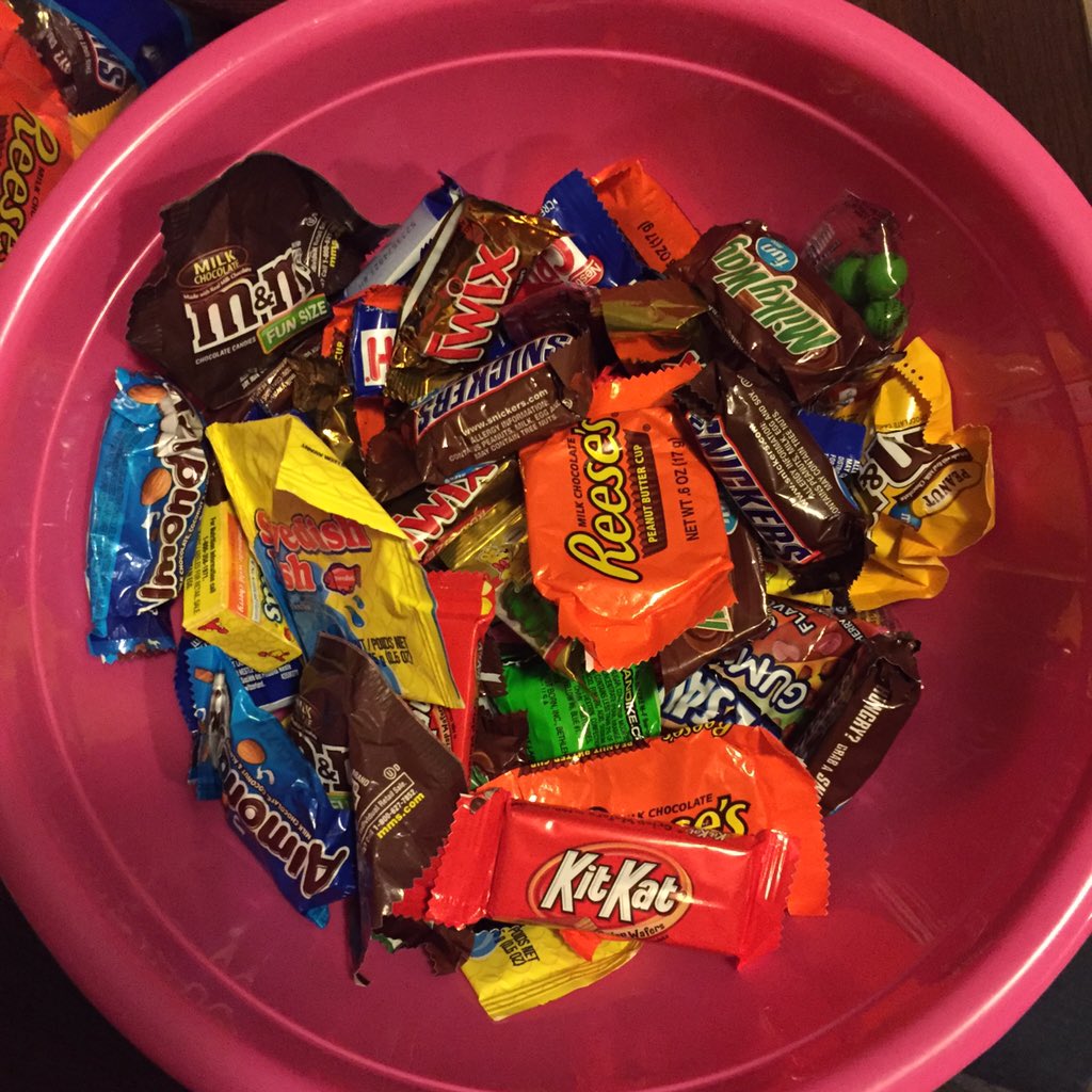 abbymloesch's tweet image. Sadness is... #whole30 over Halloween. What was I thinking. #noneforme