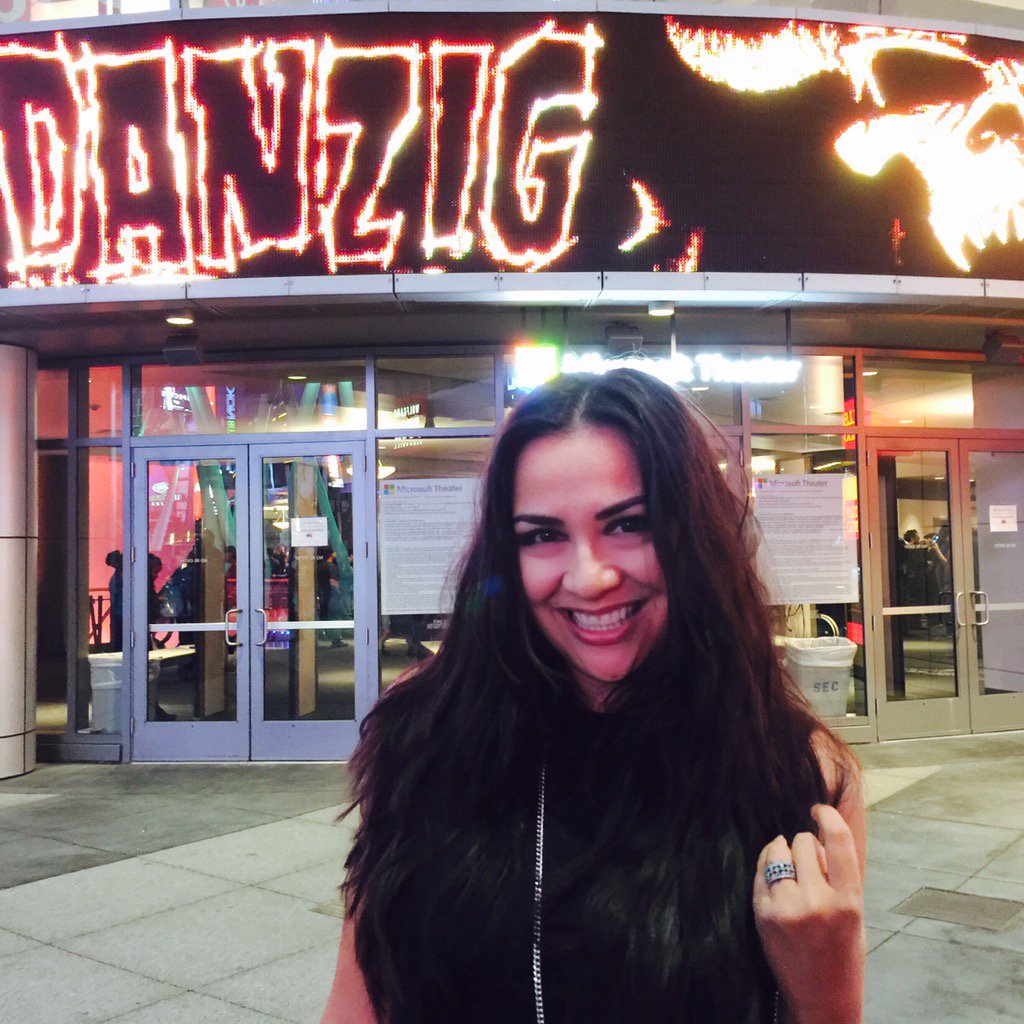 PinkyStarRocks's tweet photo. About to see my hero #Danzig
#LongWayBackFromHell https://t.co/s5rz8rayhF