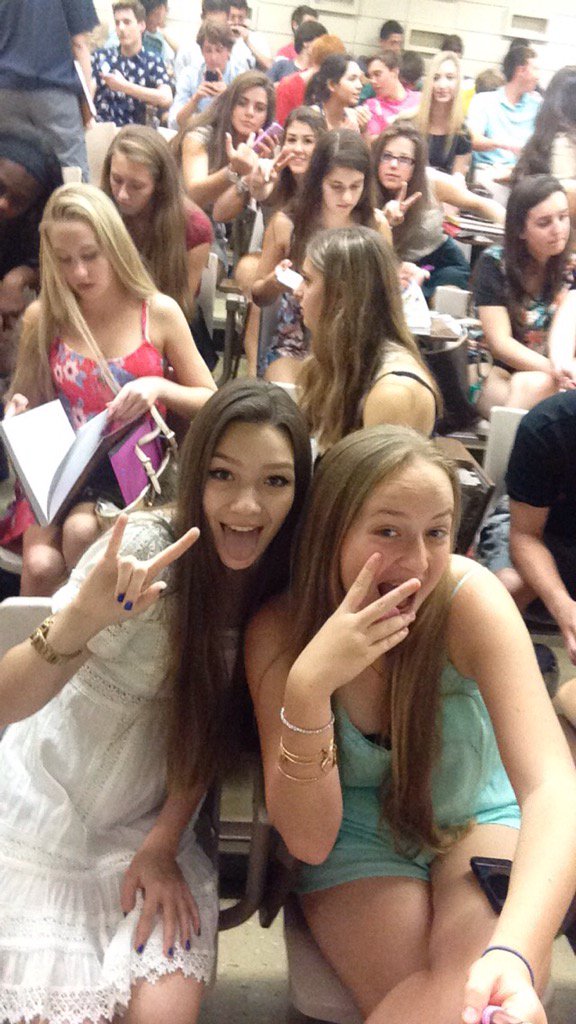 alizzlebizzle's tweet photo. HAPPY BIRTHDAY WAGEYBABY I LOVEBYOU SOOOOO MUCH #69 #moneyorme π₯β€οΈππ₯πππππΌππ€πͺπΏβΊοΈ6οΈβ£9οΈβ£ @LindsayWageman https://t.co/oxhVJfKzxw