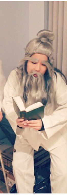 iwong84's tweet photo. @Vee_RM @SY_Roadtrip happy halloween from Jerica Lee from PC virgin mobile https://t.co/scHMId28Pd