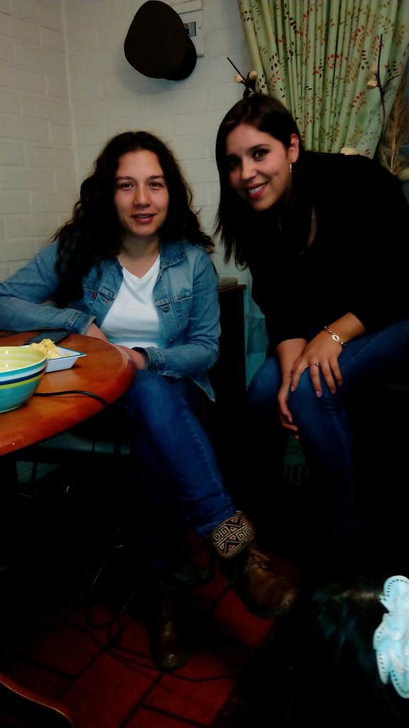 pauandrearaya's tweet photo. Amigas https://t.co/1JzKqfGyx1