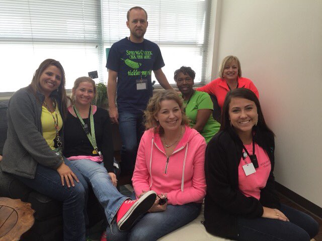 TerriMetcalf3's tweet photo. We're too "bright" to do drugs! #RedRibbonWeek #woodardwolves #ALLIN #3rdgrade https://t.co/iq20GRAPlk