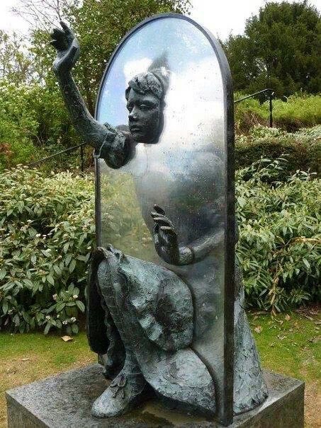 MarianLiberryan's tweet photo. Day 51 Great City|Great Read. More Alice in art. Looking Glass Alice @GuildfordTIC @KCLibrary #AliceKC #Alice150 https://t.co/p5BG9NsVPS