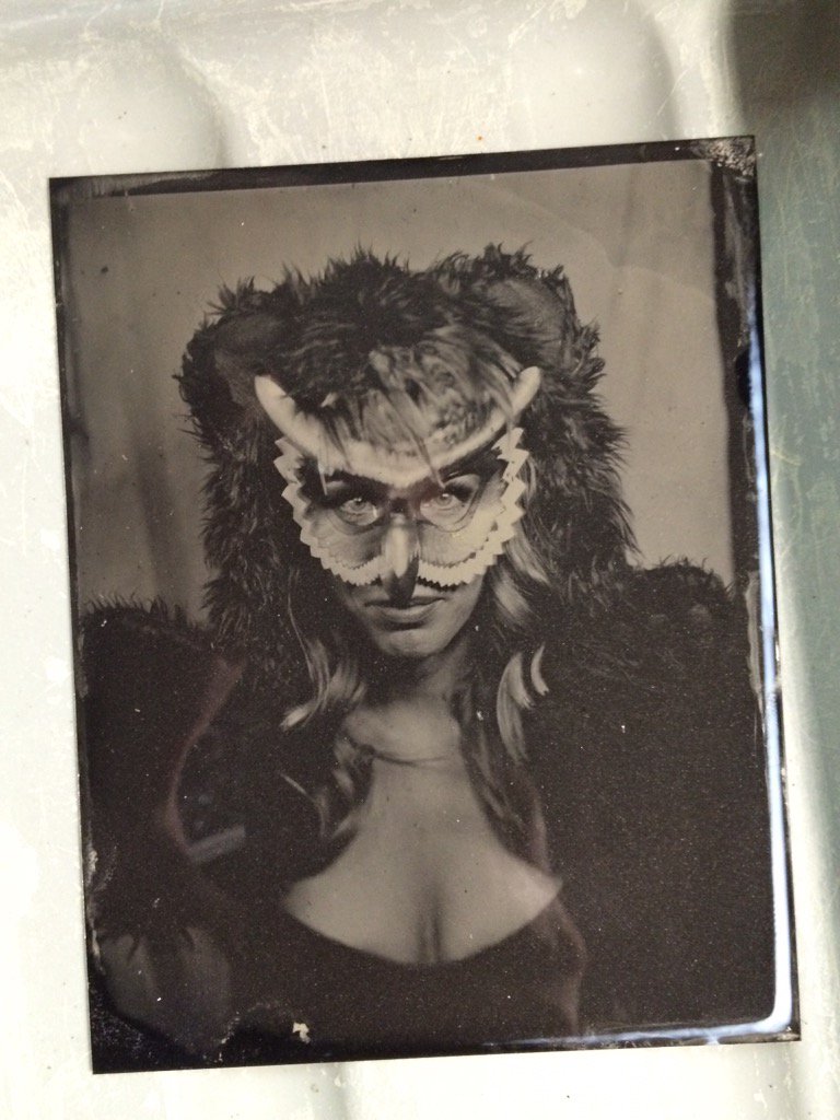 onehitdieseries's tweet photo. #halloween with #owlbears #lollseries producer @Ambrosia_Ivory #tintype @RainikaPhoto https://t.co/N9V0F1XPgh