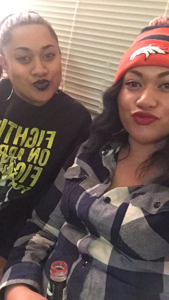 MKealani_'s tweet photo. First pic of many tonight😂😂😂 #DayOne #TUPartner😁🙄🖕🏼😂😂😂😂 @ventahkay https://t.co/sqrZh2gjZD