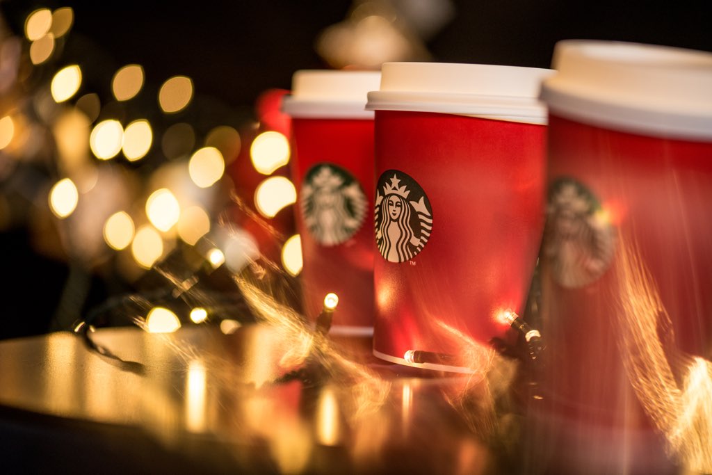 StarbucksAu's tweet photo. It's that magical time of the year again - the #redcups are back in four sleeps! #ChristmasIsComing https://t.co/6tw3KmOpzn