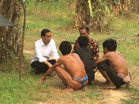 KRMTRoySuryo's tweet photo. Tweeps,
Saya memang tidak perlu comment Fotonya, sudah biasa kalau Pemotretan di'Setting' agar Hasil terlihat Bagus https://t.co/SS2H0VW5lU