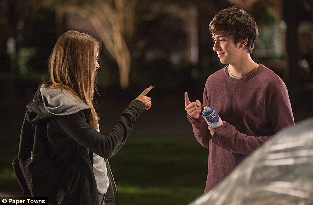 faveship's tweet photo. margo and quentin - paper towns https://t.co/x4FGpJ4IPM