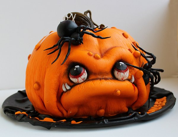 Gory Halloween Cakes That Are Works of Art! cakesellers.co.uk