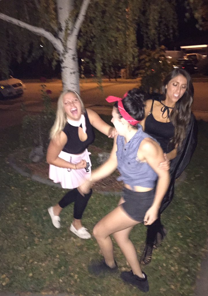samanthasamssam's tweet photo. Hallowweeeeek was a blast. #insomnia2015 https://t.co/vXjrPUNFsX