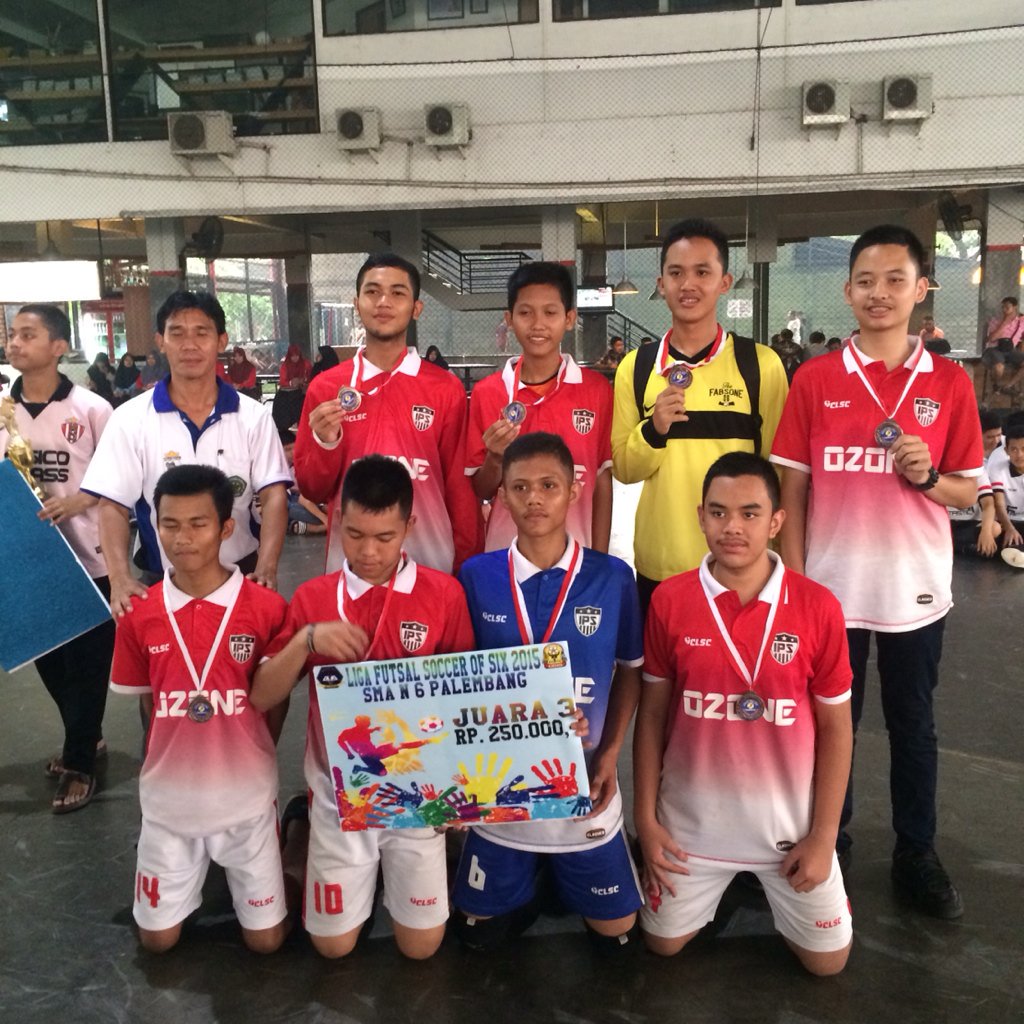 Juara 3 Liga Futsal Soccer Of Six diraih oleh kelas 11 IIS 1!! Selamat!!