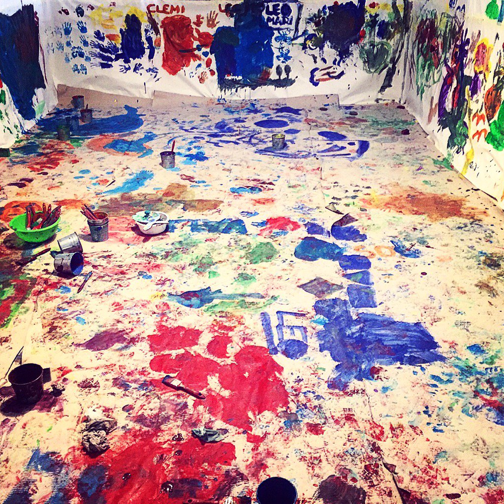 FlemingHome's tweet photo. #fleminghome #colorparty @Kikids_lab #colore #liberta' #felicita' #happiness #Halloween #halloween2015 https://t.co/KTWXw1DYfV