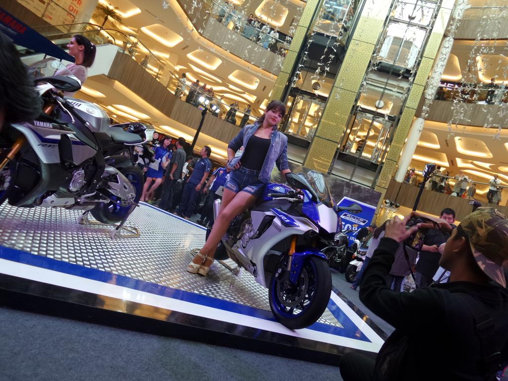 YamahaJabar's tweet photo. Lagi sesi lomba fotografer nih, kalo kang Yama ikutan bisa menang nih #yms2015 #tms @YamahaIndonesia https://t.co/UqUwZ1NVwc