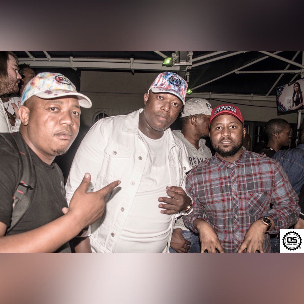 MampintshaNuz's tweet photo. With God everythng is possible,History was made! @CassperNyovest,Unkulunkulu Mkhulu Umona phansi,#West 🏁 👏👏👏 https://t.co/5b9eC81H03