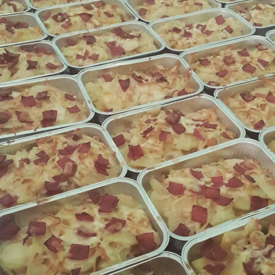 dapurnyaadzan's tweet photo. utk yg tinggal di Jkt sila pesan @potatobleujkt: Potato au gratin individual portion utk meeting / family gather https://t.co/dESkmqzI07"