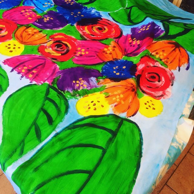 KentCushions's tweet photo. So happy with this #duvet #cover just drying then to be sewn https://t.co/buBPOY5566 #etsy https://t.co/tqZm5cWVMy