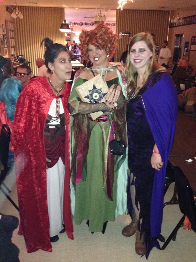 mags__t's tweet photo. We took 1st place at the Halloween party. #hocuspocus #booooook #halloween2015 https://t.co/7L1BBFMapA