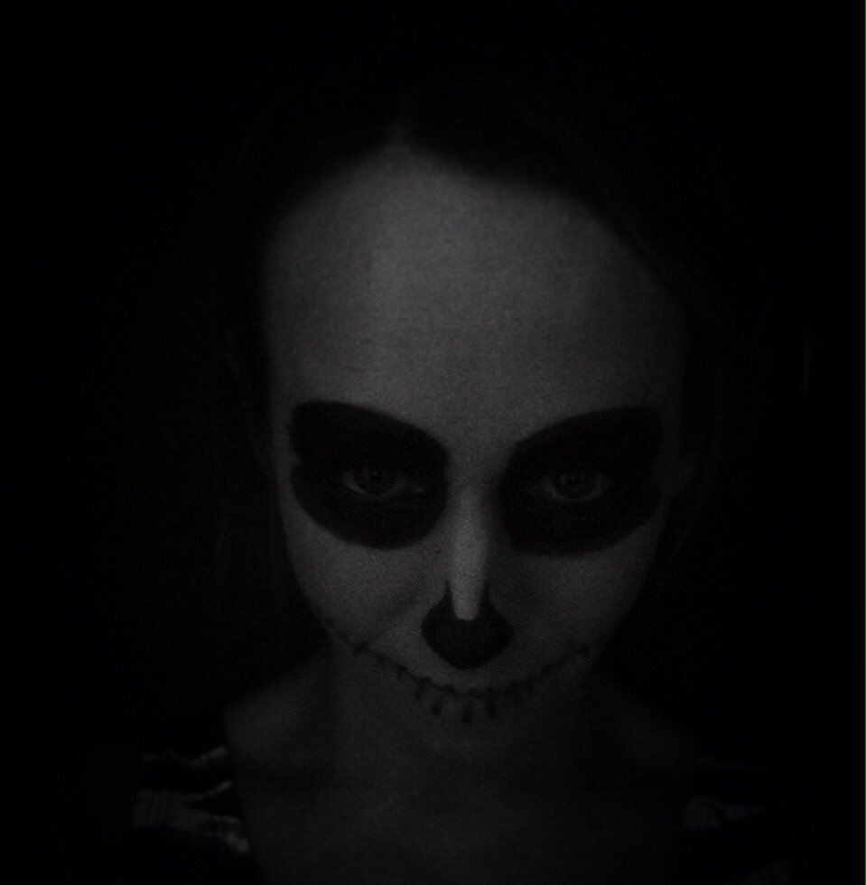 Marisol_Pix's tweet photo. Happy Halloween! #Halloween #Halloween2015 #skeletonfacepaint #skeletonselfie #makeup https://t.co/CVbhHkkGOc