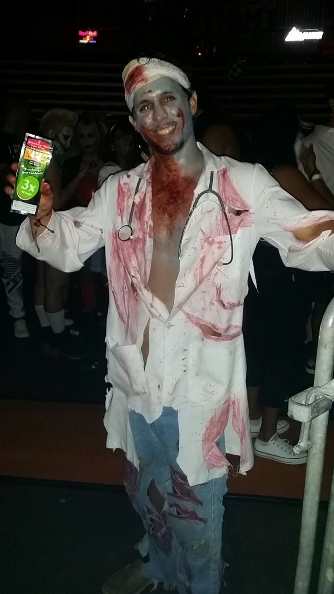 CSmoothieswraps's tweet photo. #HappyHalloweenWeekend #CaribbeanSmoothies3X #cigarwraps #Circotic #blunts #rollyourown #fruityblunts https://t.co/YMnfoNKNAL