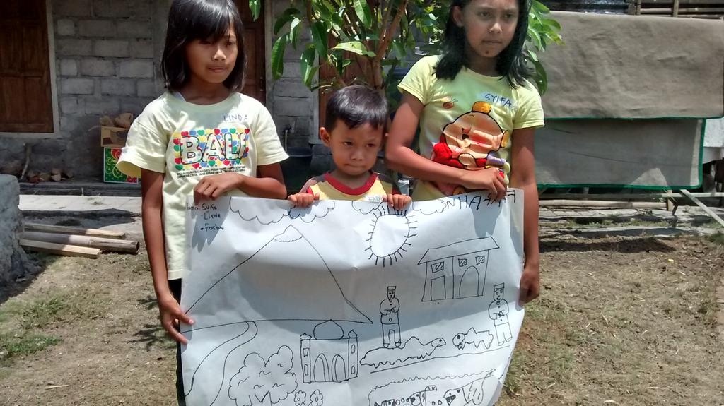 nunoRahman's tweet image. Anak² senang memggambar dan belajar, saat kami ngetrip ke #Merapi, berbagi senyum utk warga. #travelshare #jogja