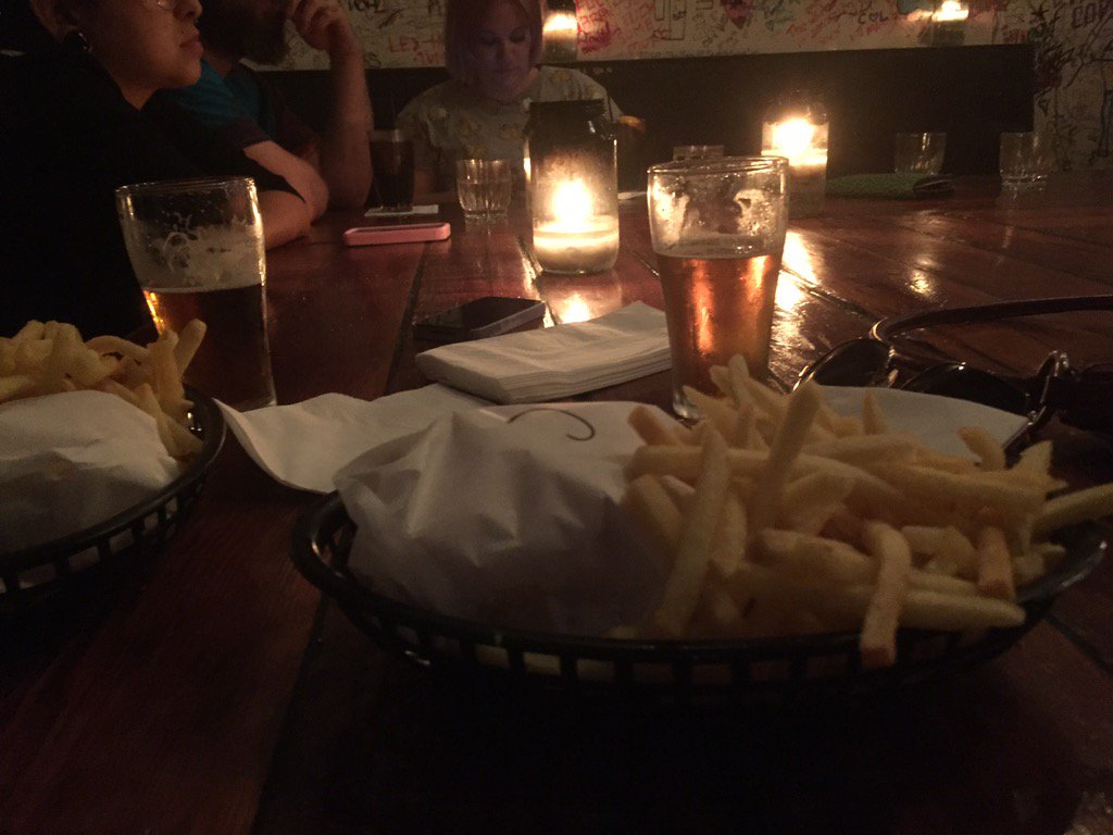 Sorry <a href="/manversusbean/">ManVersusBean</a> finally had a <a href="/marysnewtown/">Mary Newtown</a> burger...soggy yuck..