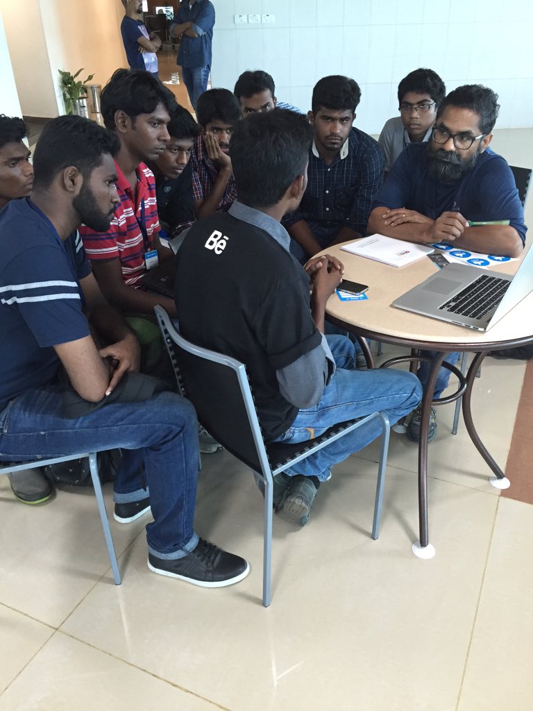 BeReviewsZOHO's tweet photo. @manojpaul wow that looks like one awesome session there! #BehanceReviews #zoho #chennai https://t.co/NmQkr3VGcA