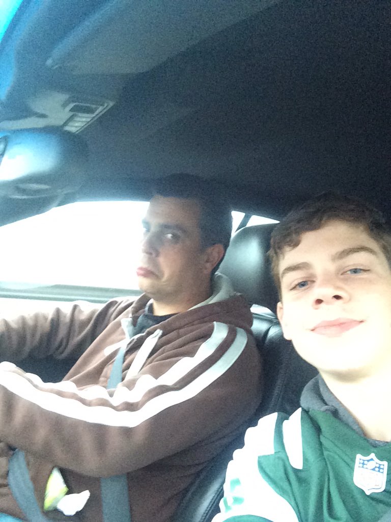 MjSunset's tweet photo. #NFLUK on our way to Wembley again 😃 https://t.co/mgNjJEcntO