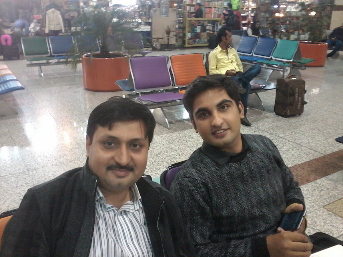 alirazazaidi's tweet photo. Travelling for MVP summit 2015, two MVP from #visionetsystems. @alirazazaidi @saadmeh https://t.co/lBuWcWn9rw