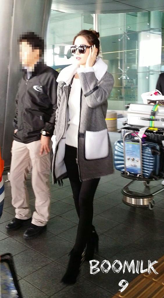 [PIC][01-11-2015]YoonA trở về Hàn Quốc vào trưa nay CSthWmeUkAAHCDF