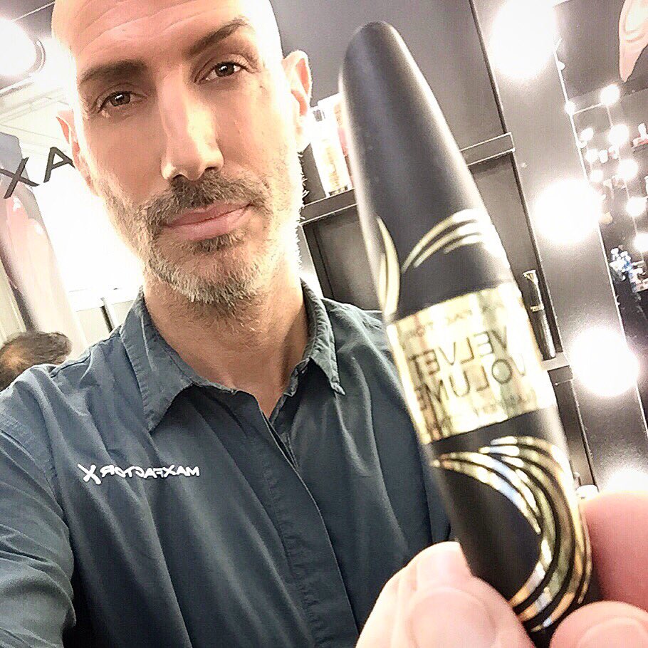 InfoRajan's tweet photo. Mi raccomando il mascara...Meglio no underwear ma il mascara SI!!! #Velvetmascara #superciglia #morbide #elastiche https://t.co/sIYPiOFG5A