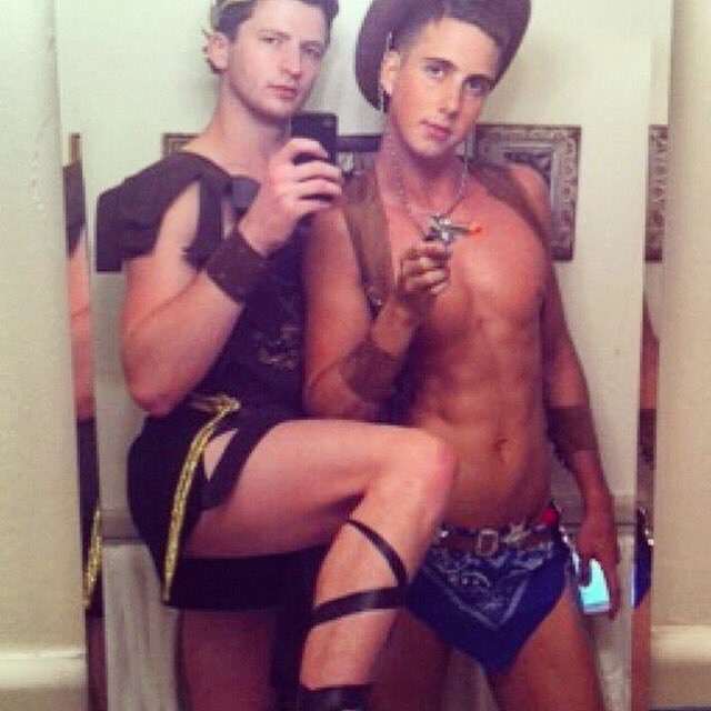 PostsGay's tweet photo. https://t.co/D0iyWgXlDV